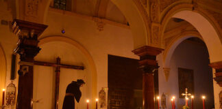 Traslado de Nuestro Padre Jesús Nazareno a su altar de Quinario