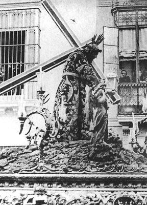 Vista del paso con el Señor